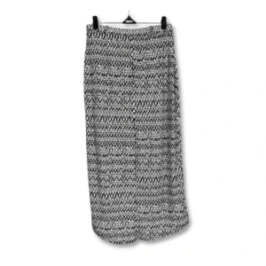 Black & White Geometric Midi Skirt – Size 10/34